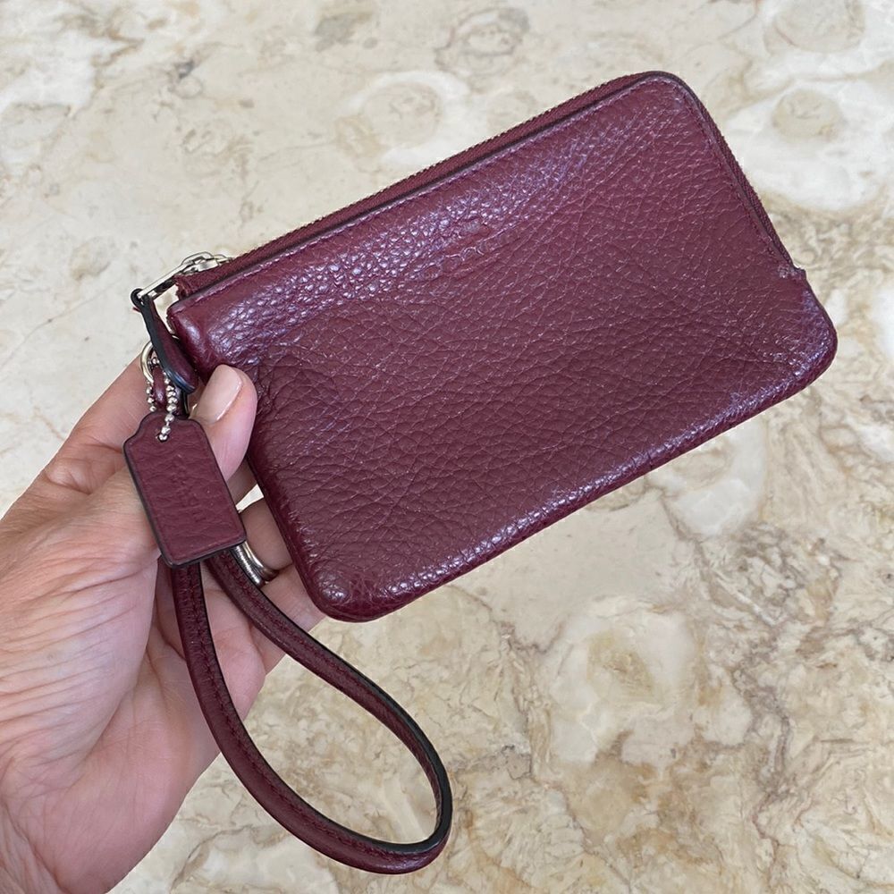 Coach Double Corner Zip Wristlet in Burgundy Leather EUC